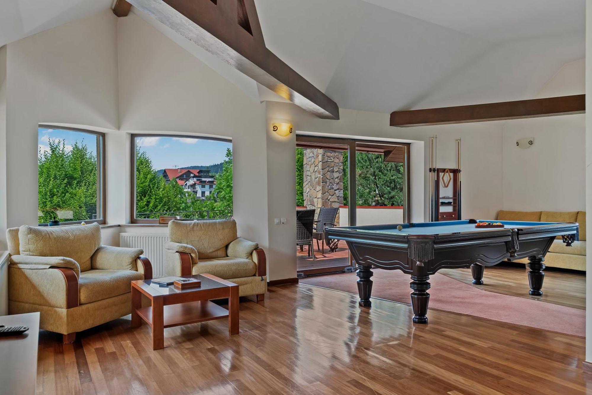 Poiana Tapului Wine Cellar Villa With Beautiful Garden In Sinaia - Busteni מראה חיצוני תמונה